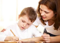 как научить ребенка красиво писать?