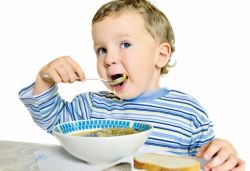 как научить ребенка самостоятельно кушать
