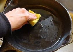 Как отмыть сковороду от нагара1