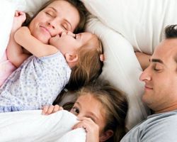 Как приучить засыпать в кроватке