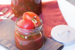 Соленые помидоры быстрого приготовления