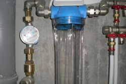 Проточный фильтр для очистки воды