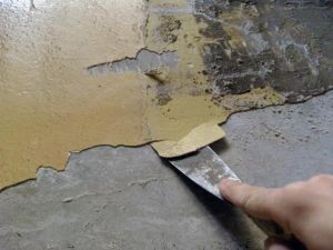 Как клеить потолочную плитку на неровный потолок2