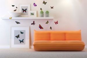 декорирование стен бабочками