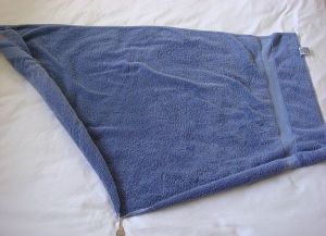 как сделать лебедя из полотенца 4