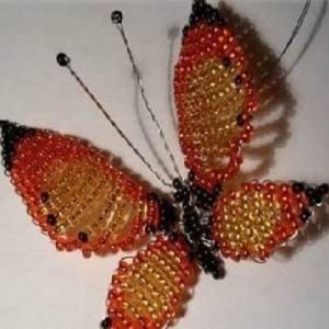 как сделать бабочку из бисера8