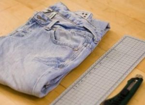 как сделать модные рваные джинсы 1