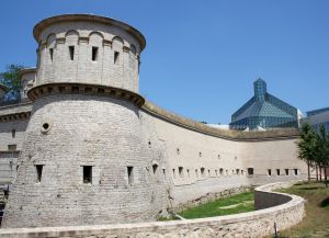 Одна из башен форта Три желудя