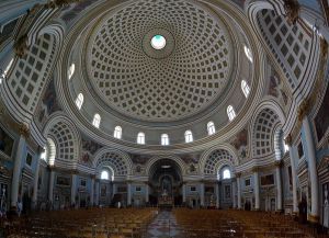 Расписной купол собора