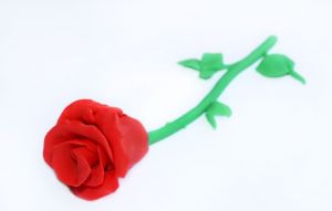 роза из пластилина 8