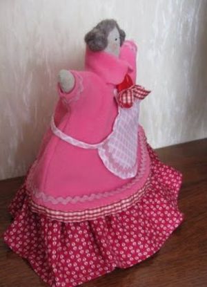Кукла на чайник - мастер-класс24