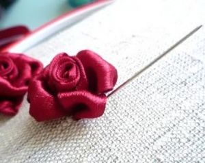 Вышивка лентами розы22