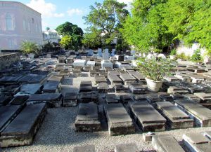 Старое еврейское кладбище на территории синагоги