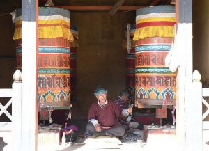 Thimphu Chorten молитвенные барабаны