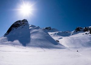 Посещать ледник Лаунгйёкудль лучше зимой