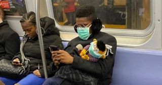 Маски пассажиров метро, как показатель «адекватности»: 30 фото