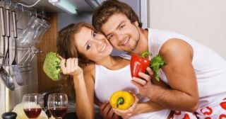 10 правил хорошего секса, связанных с едой, но очень романтичных