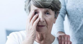 5 вопросов, которые вы должны задать врачу, если у кого-то в семье была деменция