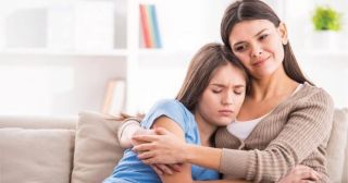 7 советов для родителей о том, как поддержать подростка после любовного разочарования