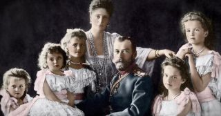 Наконец-то найдены доказательства: члены царской семьи не были казнены советской властью!