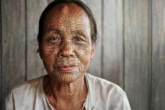 Бирманская татуированная женщина