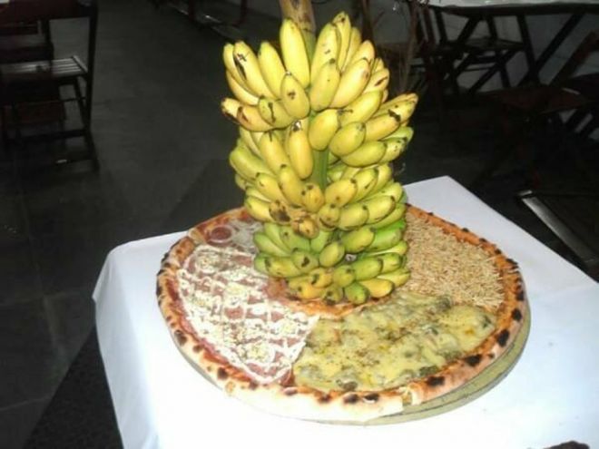 пицца с бананами