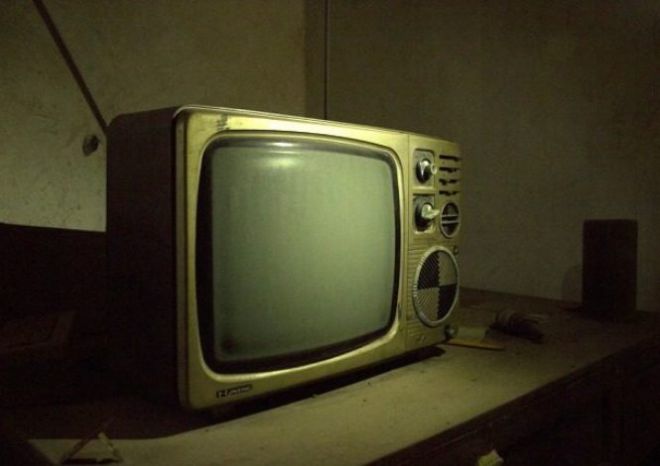 Старенький телевизор