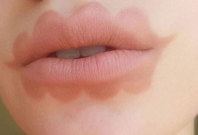 Бежевые губы