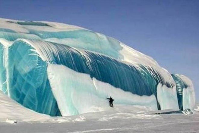 Гигантская ледяная волна