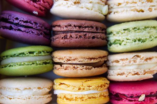 21 Разноцветное печенье фирмы Ladurée