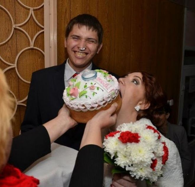 Русскую свадьбу умом не понять: 25 «угарных» фотографий  25svadbu_umom_ne_ponyat