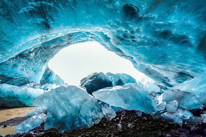 Ледяные пещеры Ватнайёкюдль вид изнутри