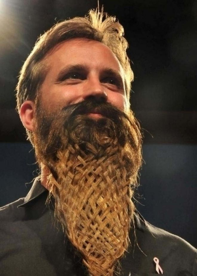 Мужчина с бородой