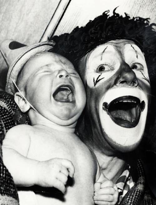 Ребенок и клоун