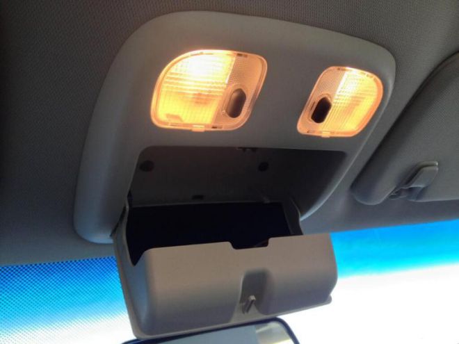 Лампа в машине