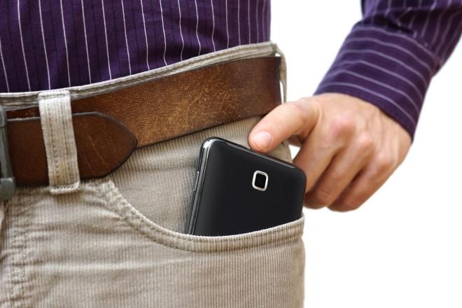 Карманы брюк - худшее место для телефона