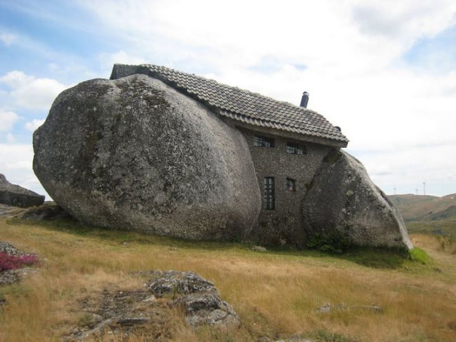 Каменный дом