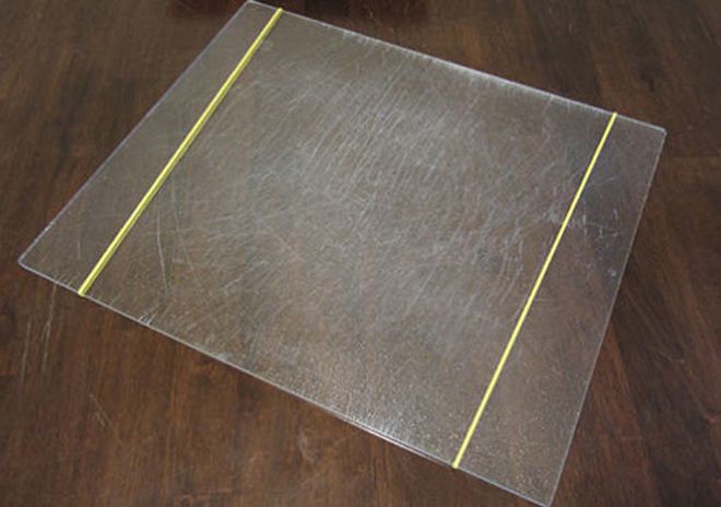 simple cutting board holder