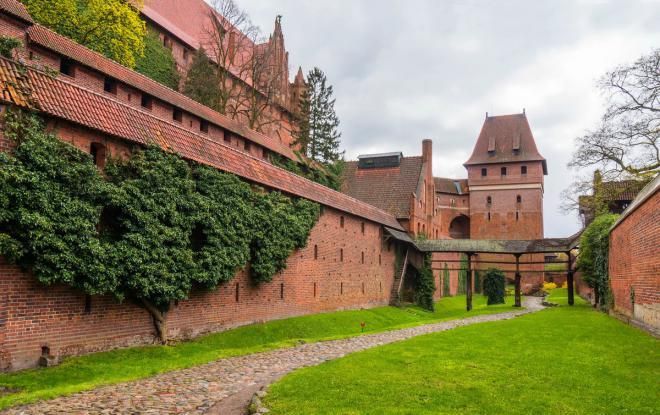 В Польше находится самый большой в мире замок