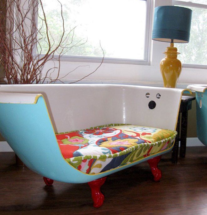 Старая ванна неожиданно может стать дизайнерской софой