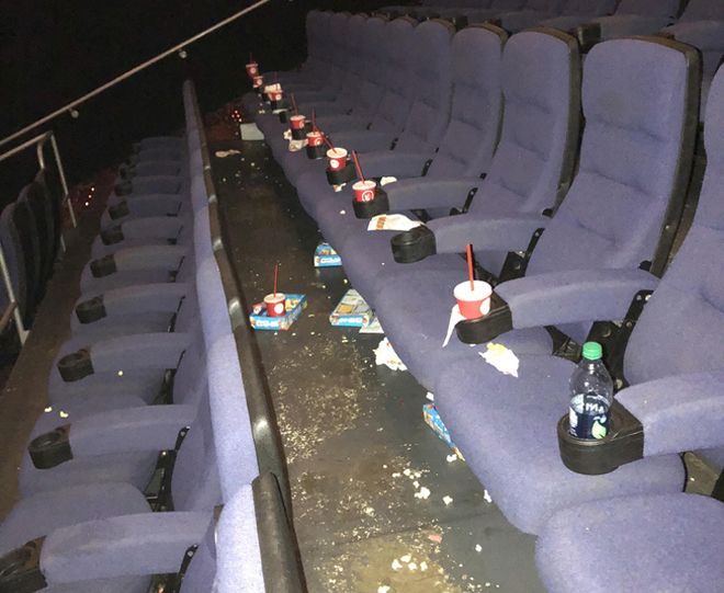 мусор в кинотеатре
