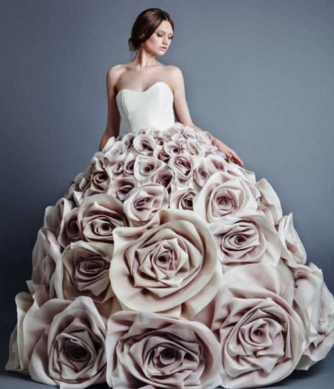 Платье с розами