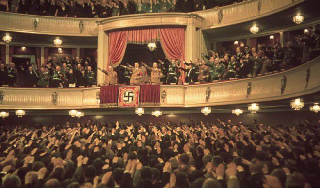 Гитлер в театр Шарлоттенбурга