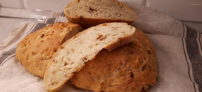 Постный луковый хлеб в духовке