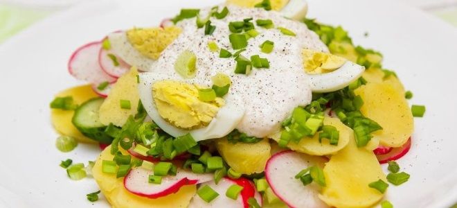 Салат с редиской картошкой и яйцом