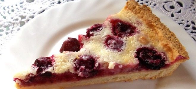 Пирог из дрожжевого теста с замороженными ягодами в духовке рецепт с фото