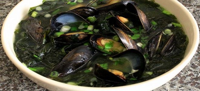 Суп с морепродуктами и морской капустой - рецепт