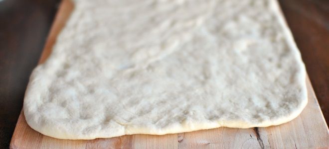 Тонкое тесто для пиццы в хлебопечке - рецепт