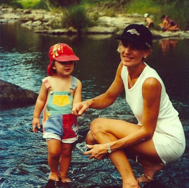 Кэмерон Робби со своей мамой