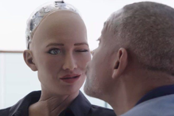 Уилл Смит сходил на свидание с роботом Софией